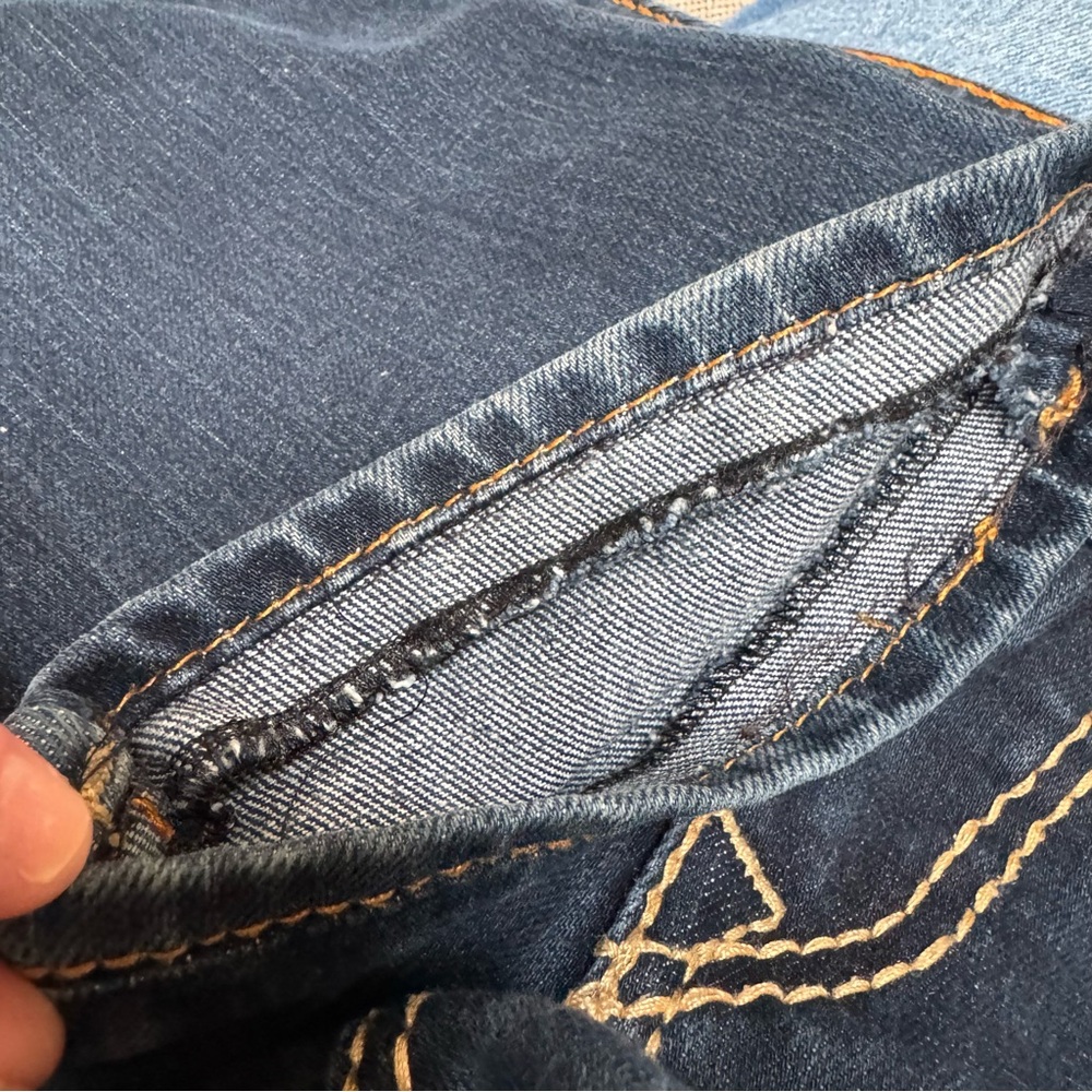 True Religion Low Rise Straight Leg Jeans. Size 28 - Picture 8 of 9